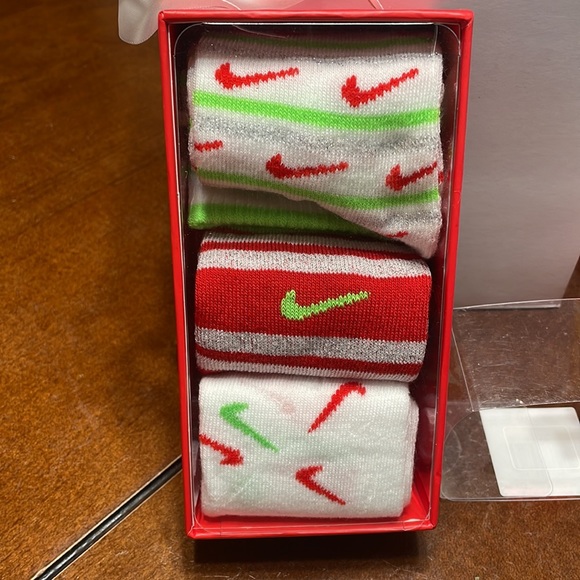 Nike Kids Crew size 5-7 - Picture 2 of 8